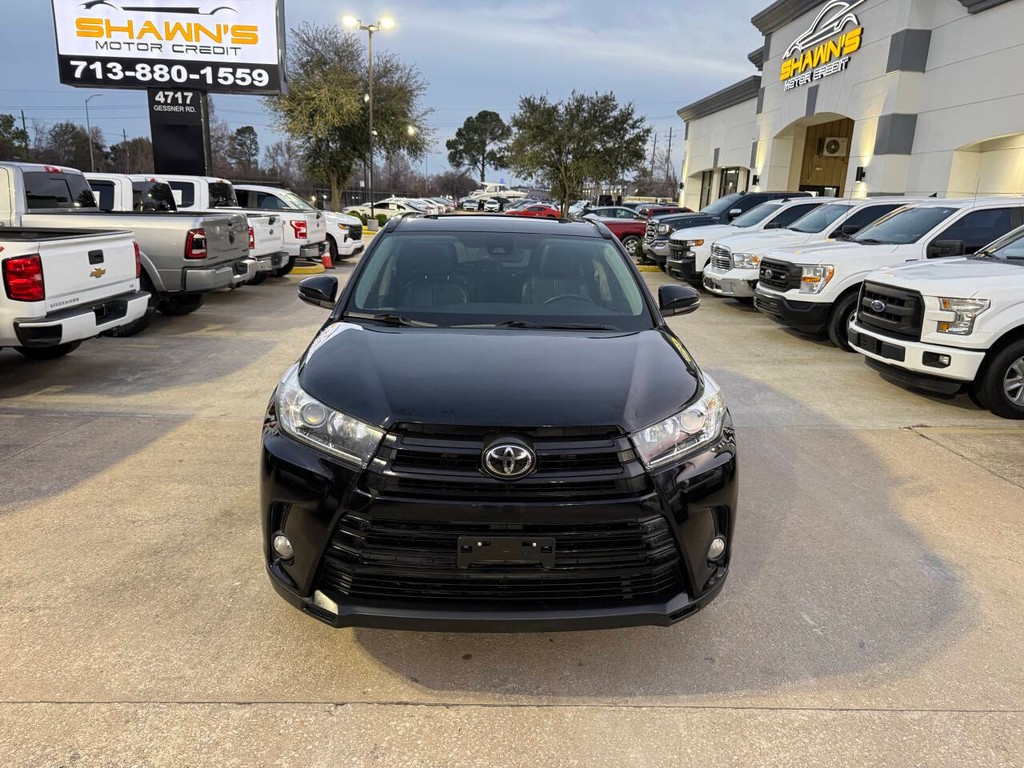 Toyota Highlander Vehicle Full-screen Gallery Image 42