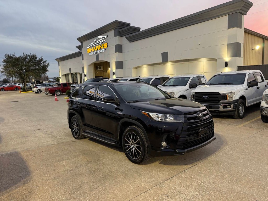 Toyota Highlander Vehicle Full-screen Gallery Image 43