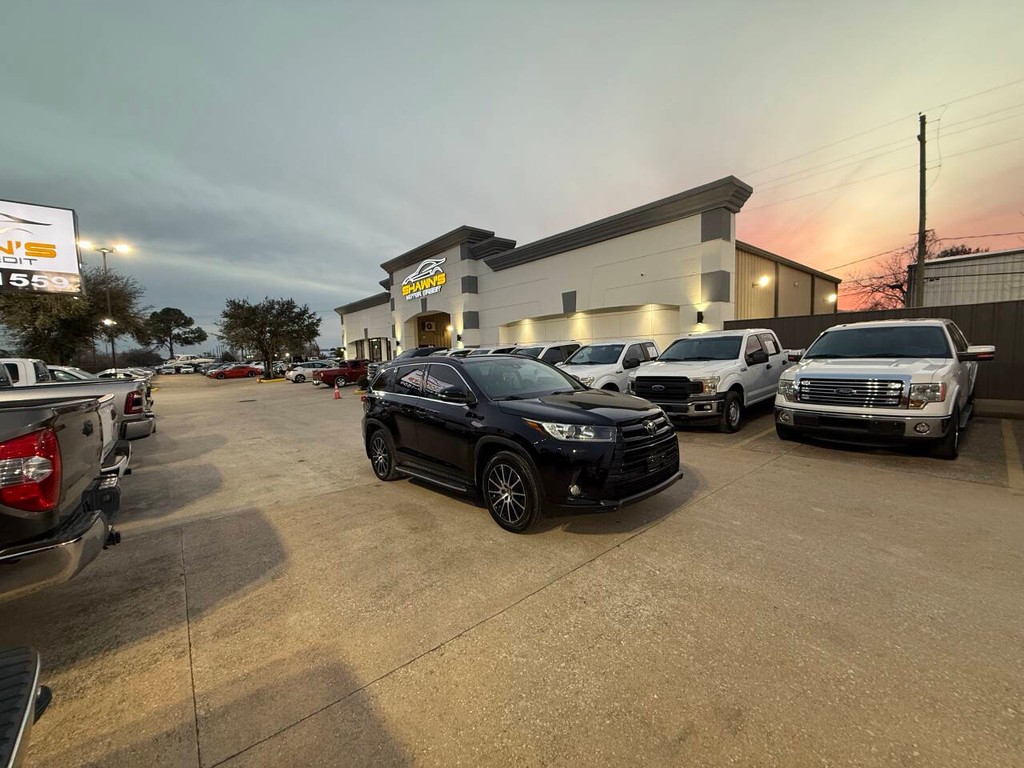 Toyota Highlander Vehicle Full-screen Gallery Image 45