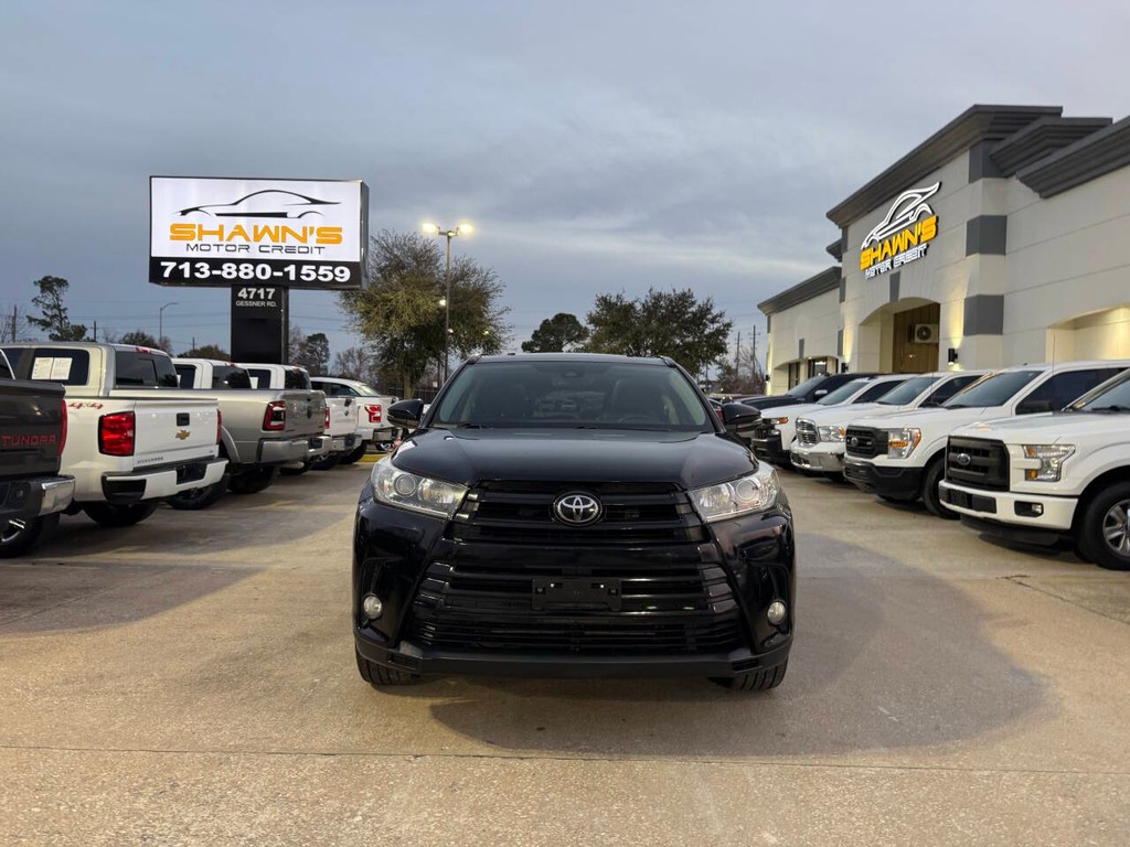 Toyota Highlander Vehicle Full-screen Gallery Image 46