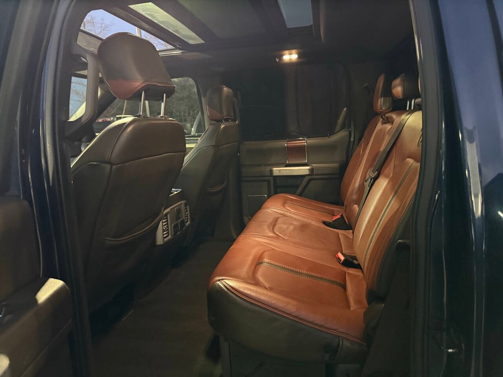 Ford Super Duty F-250 SRW Vehicle Full-screen Gallery Image 13