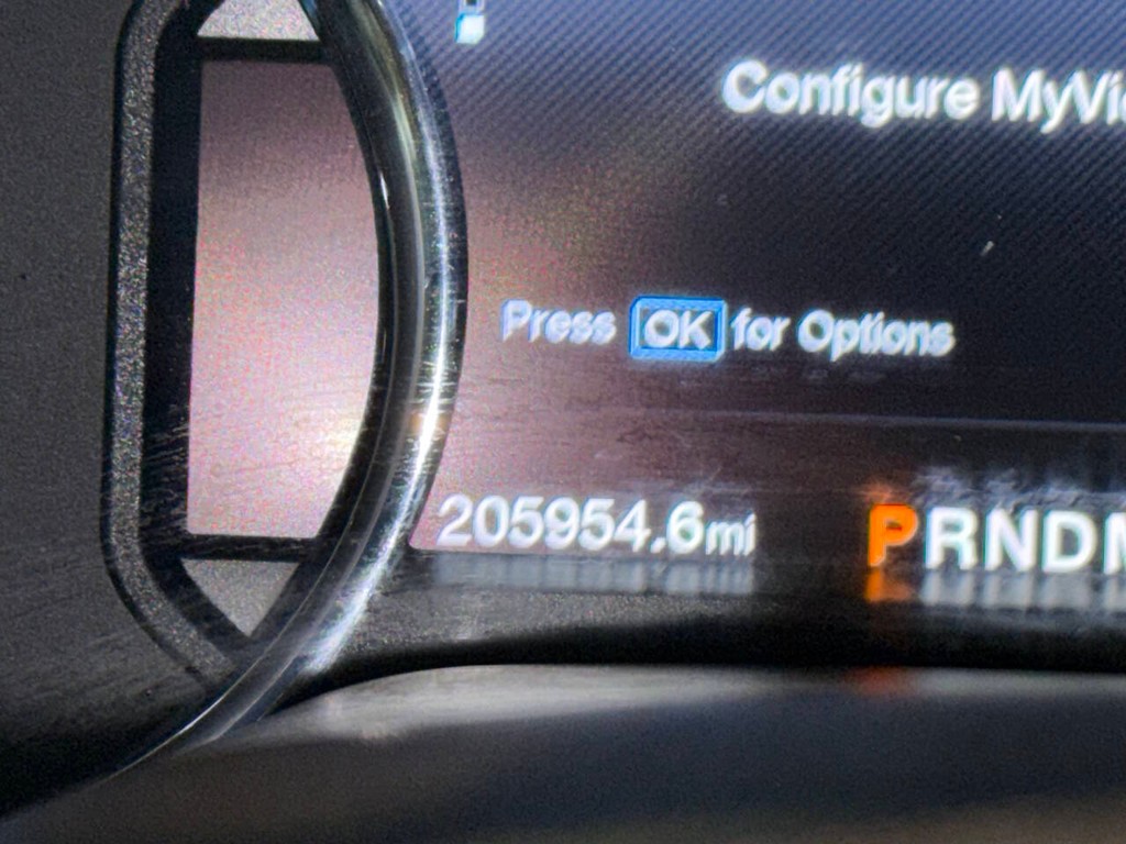 Ford Super Duty F-250 SRW Vehicle Full-screen Gallery Image 34