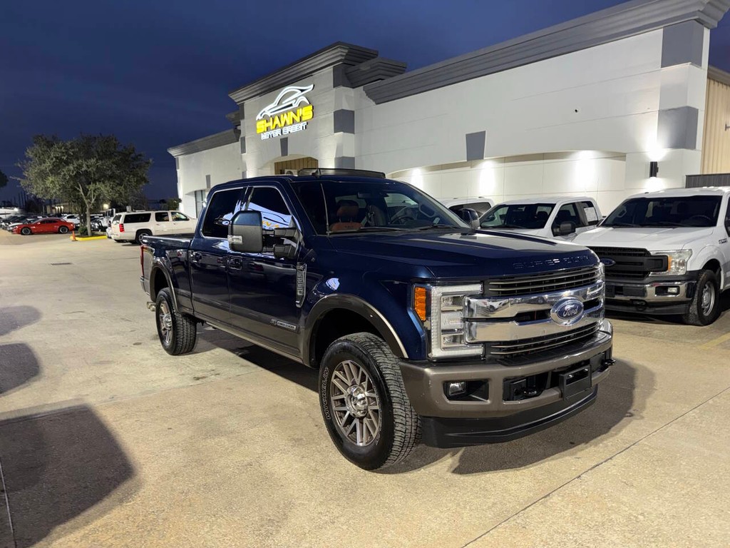 Ford Super Duty F-250 SRW Vehicle Full-screen Gallery Image 45