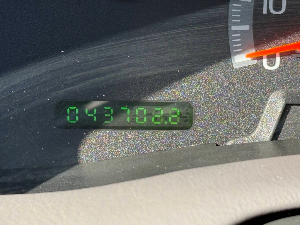 Ford F-150 Vehicle Full-screen Gallery Image 24