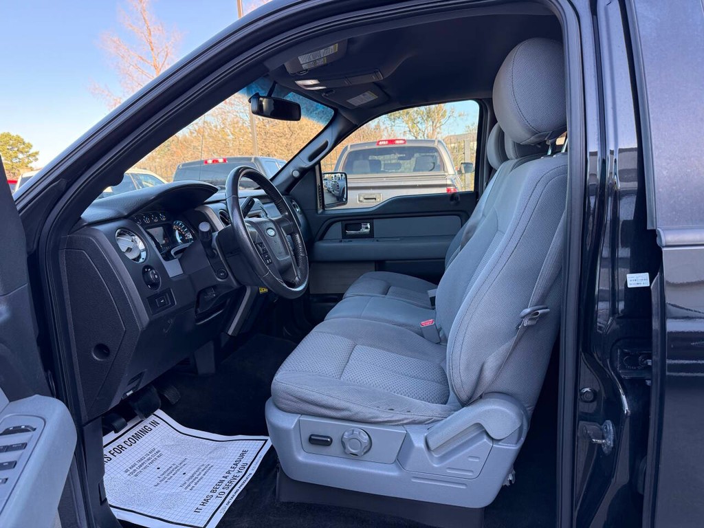 Ford F-150 Vehicle Full-screen Gallery Image 07