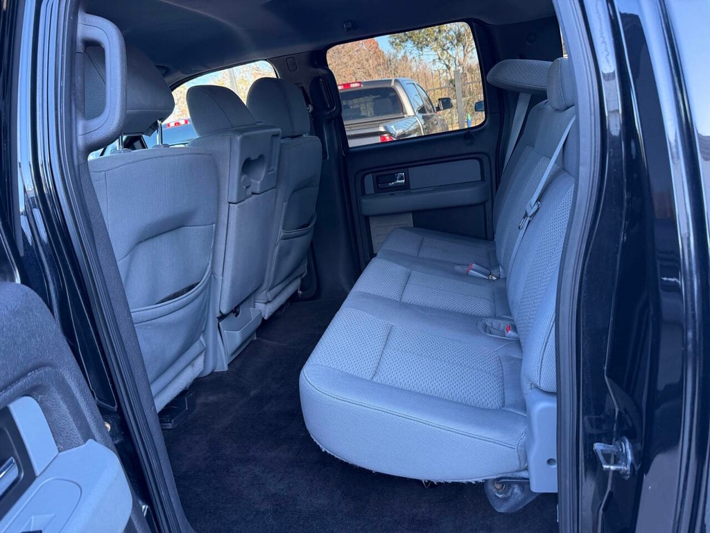 Ford F-150 Vehicle Full-screen Gallery Image 13