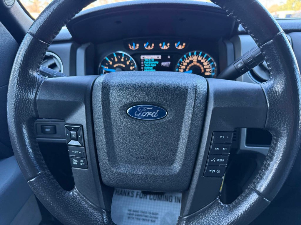 Ford F-150 Vehicle Full-screen Gallery Image 23