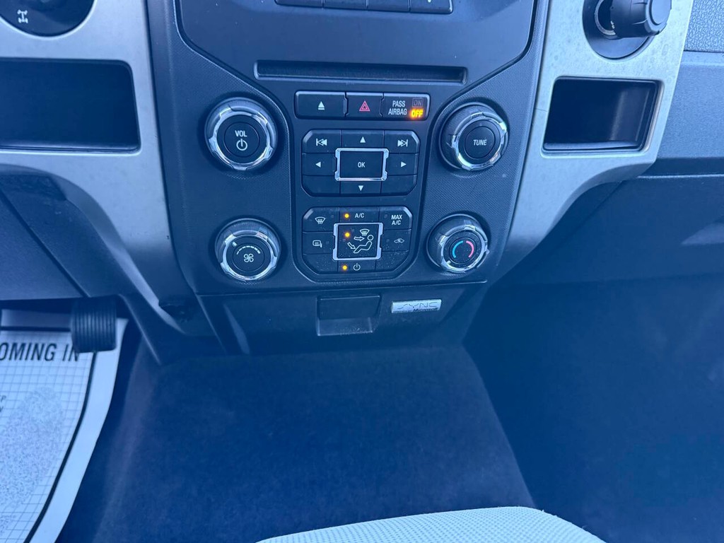 Ford F-150 Vehicle Full-screen Gallery Image 27