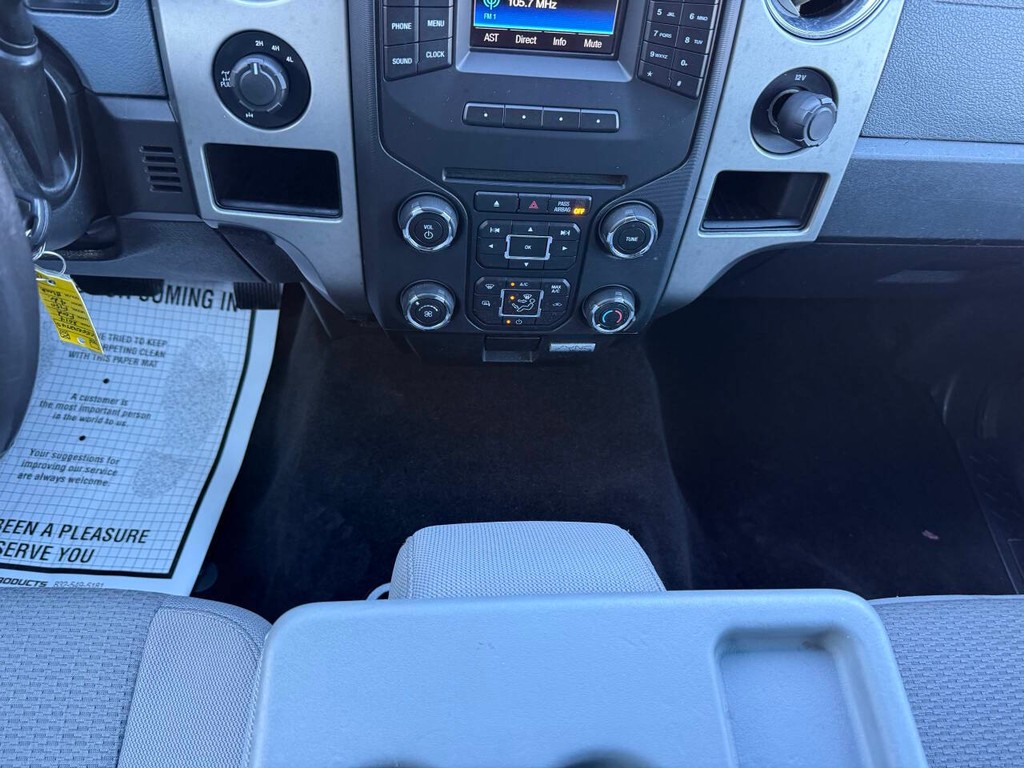 Ford F-150 Vehicle Full-screen Gallery Image 28