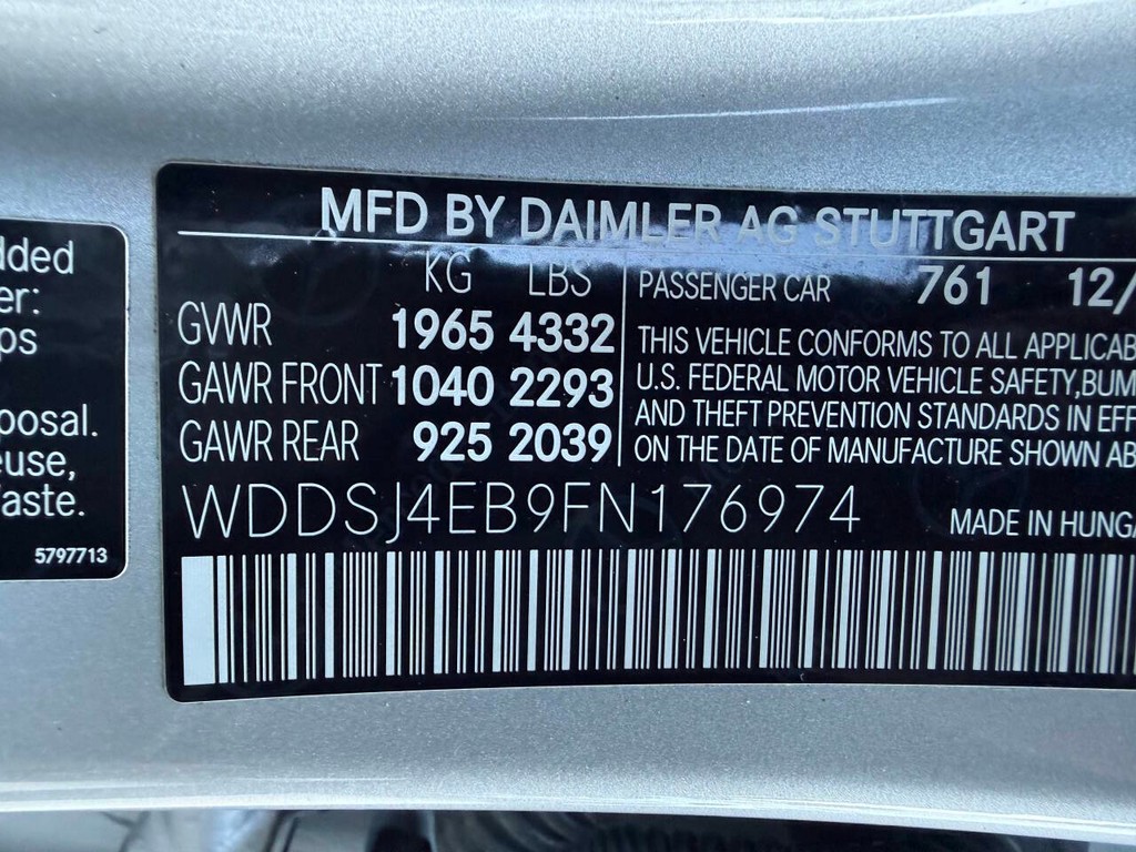 Mercedes-Benz CLA-Class Vehicle Full-screen Gallery Image 38