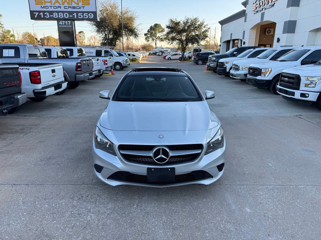 Mercedes-Benz CLA-Class Vehicle Full-screen Gallery Image 43