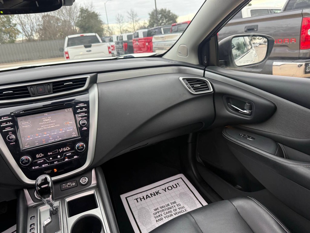 Nissan Murano Vehicle Full-screen Gallery Image 20