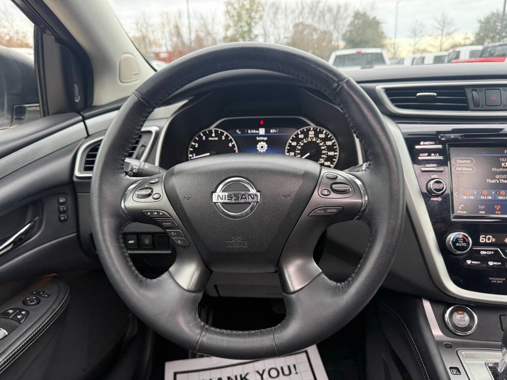 Nissan Murano Vehicle Full-screen Gallery Image 22