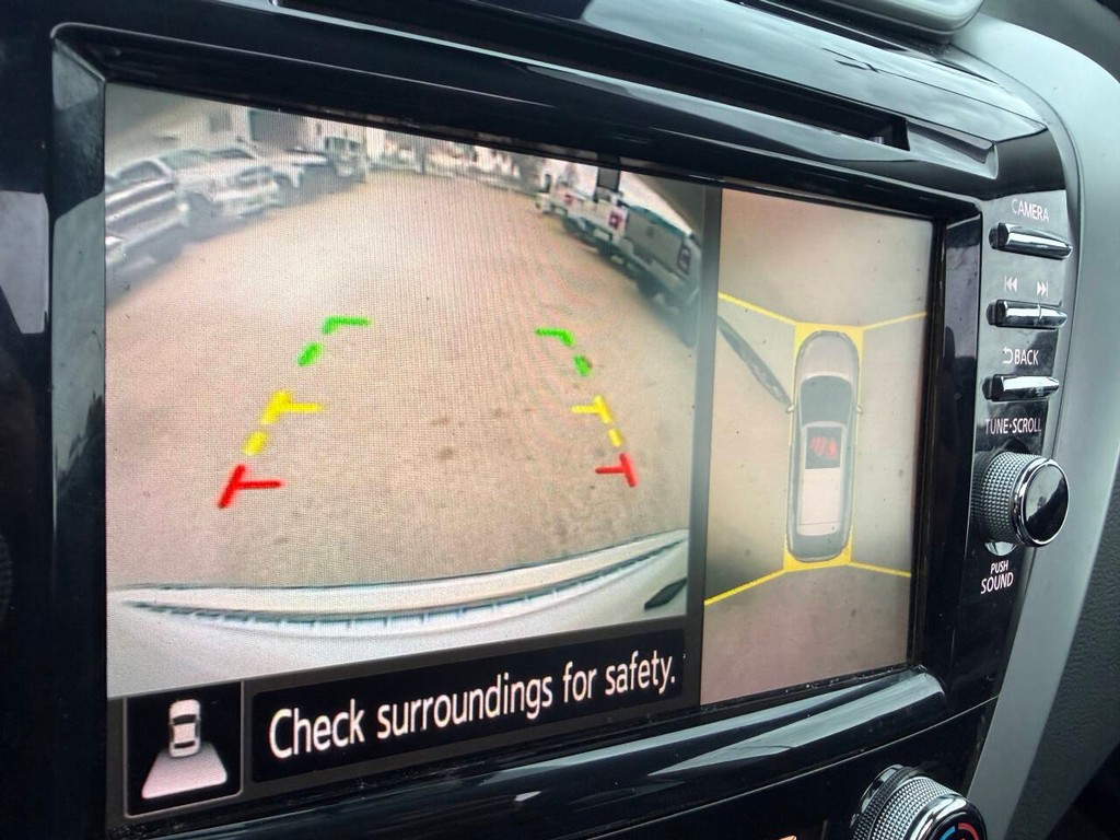 Nissan Murano Vehicle Full-screen Gallery Image 26