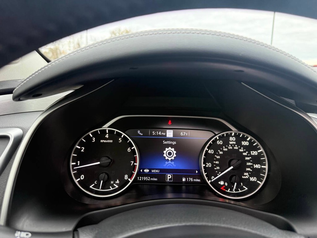 Nissan Murano Vehicle Full-screen Gallery Image 33