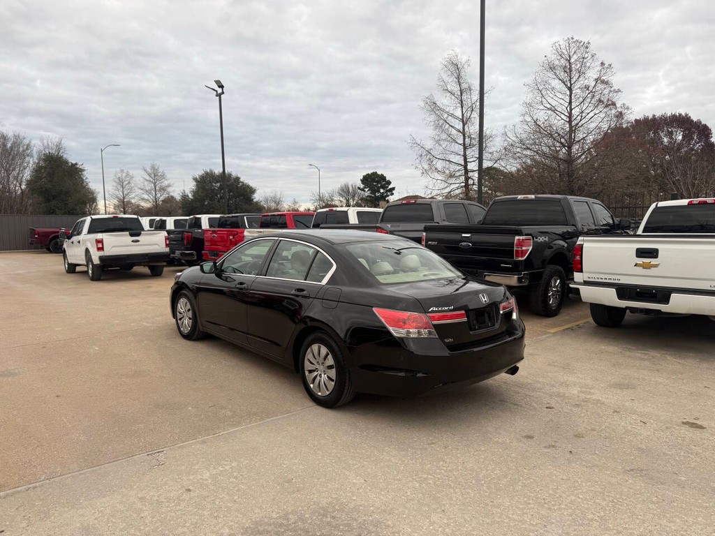 Honda Accord Sedan Vehicle Full-screen Gallery Image 04