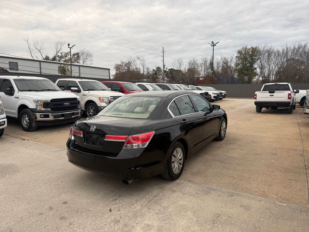 Honda Accord Sedan Vehicle Full-screen Gallery Image 05