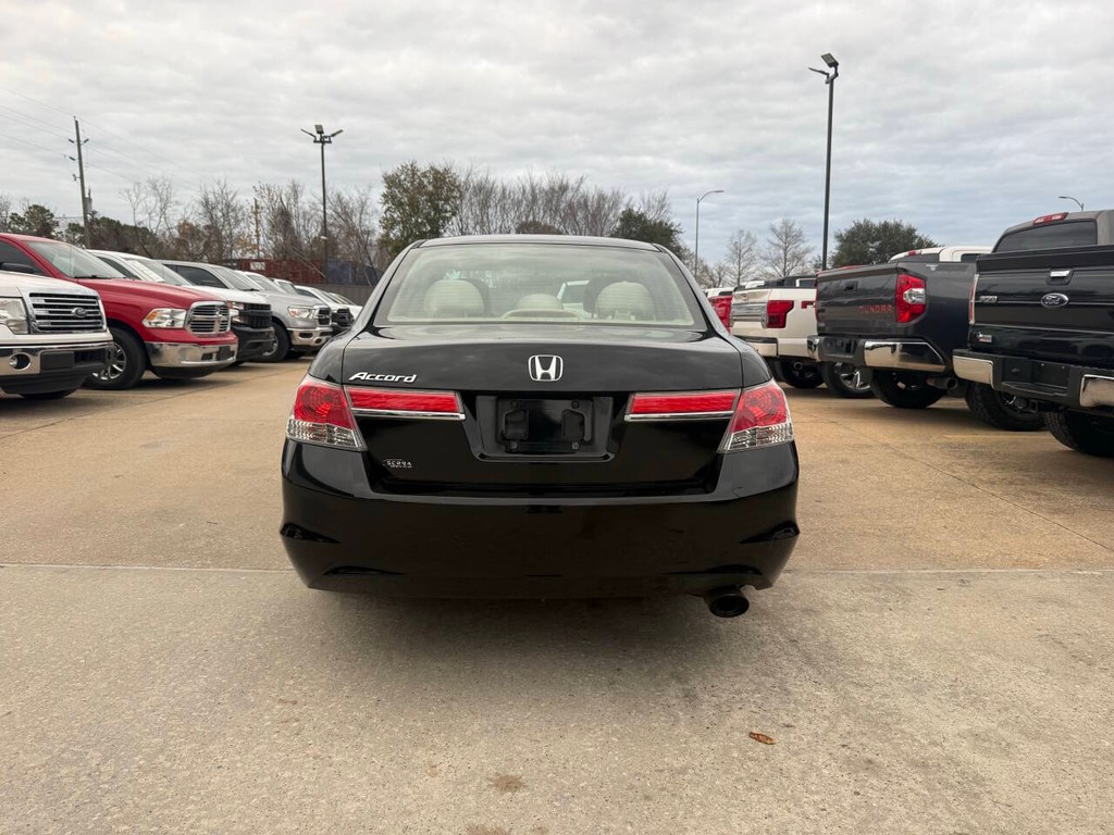 Honda Accord Sedan Vehicle Full-screen Gallery Image 35