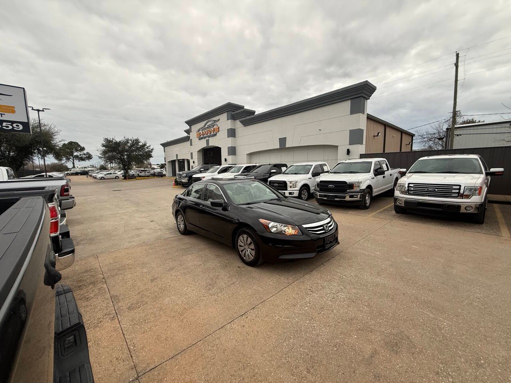 Honda Accord Sedan Vehicle Full-screen Gallery Image 41