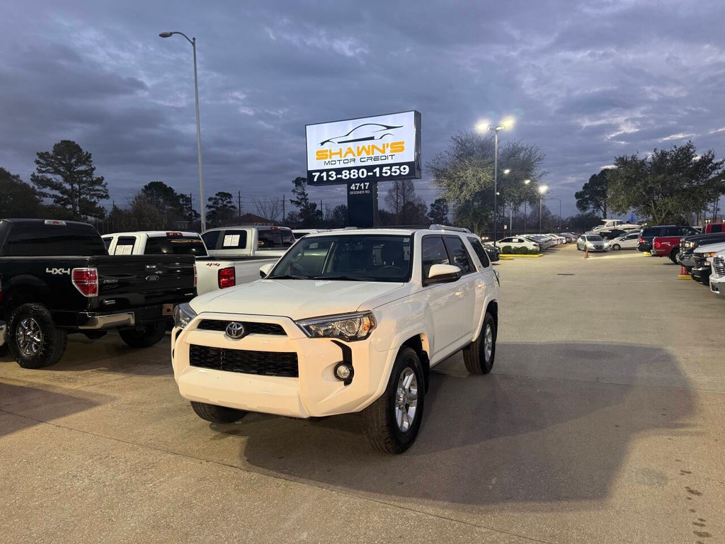 Toyota 4Runner Vehicle Full-screen Gallery Image 03