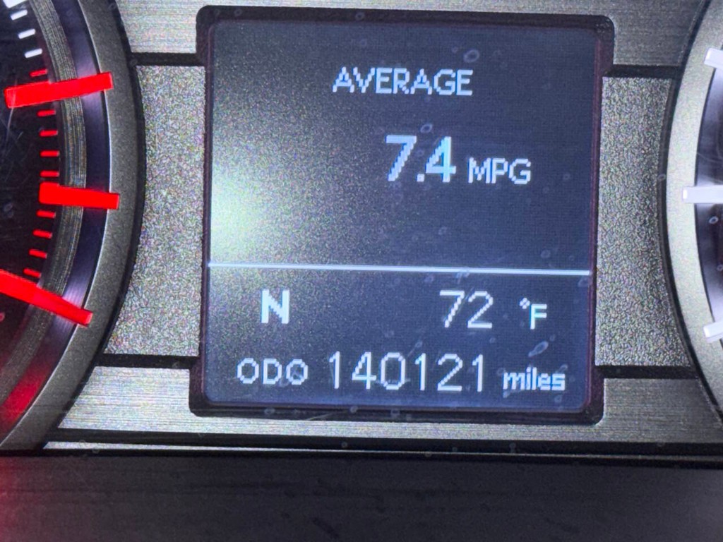 Toyota 4Runner Vehicle Full-screen Gallery Image 28