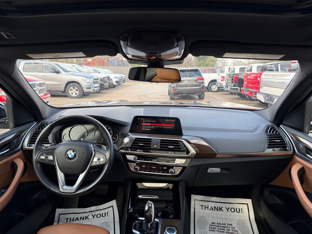 BMW X3 Vehicle Full-screen Gallery Image 17
