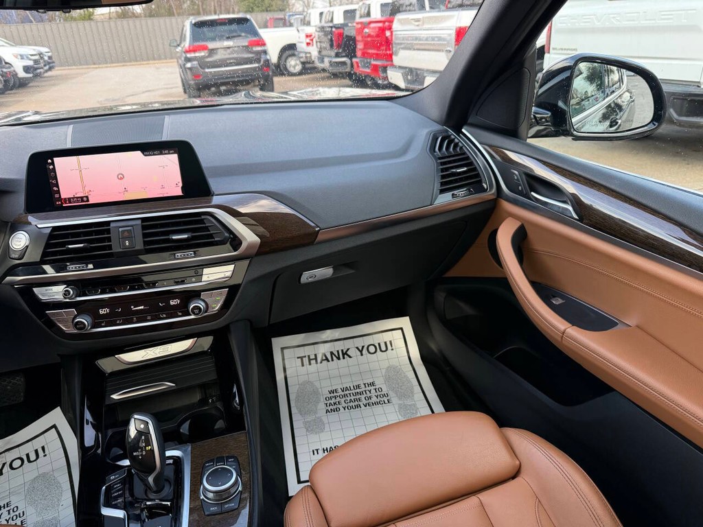 BMW X3 Vehicle Full-screen Gallery Image 20