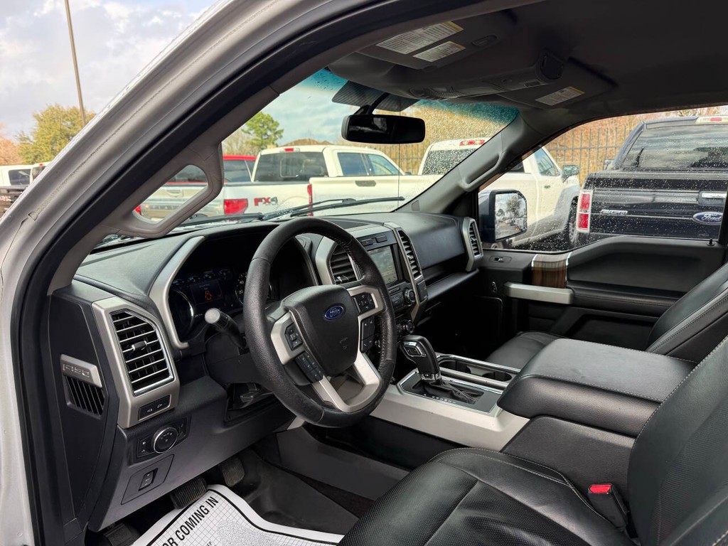 Ford F-150 Vehicle Full-screen Gallery Image 06