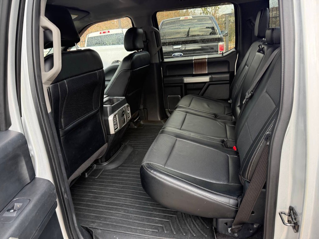 Ford F-150 Vehicle Full-screen Gallery Image 13