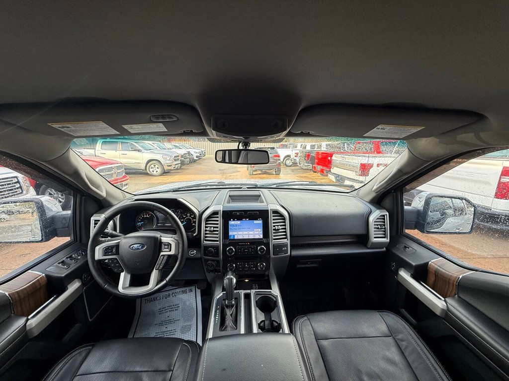 Ford F-150 Vehicle Full-screen Gallery Image 18