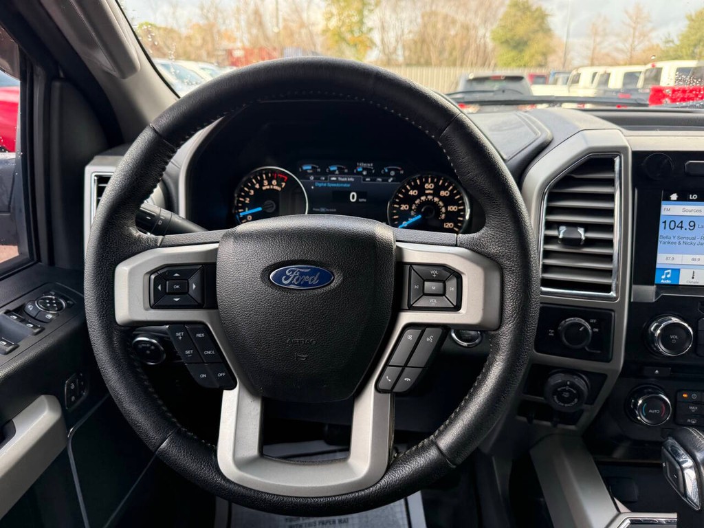 Ford F-150 Vehicle Full-screen Gallery Image 22