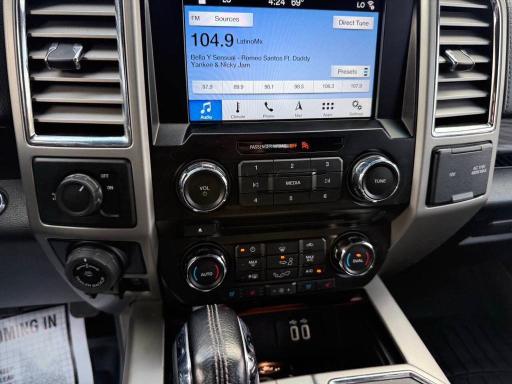 Ford F-150 Vehicle Full-screen Gallery Image 28