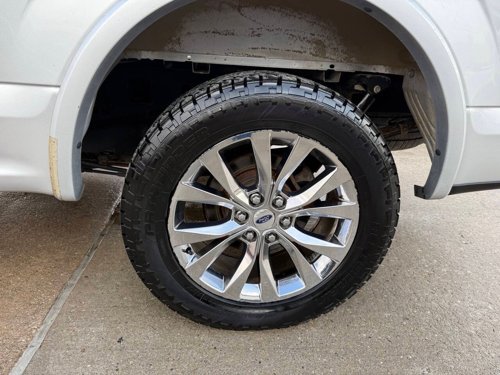 Ford F-150 Vehicle Full-screen Gallery Image 36