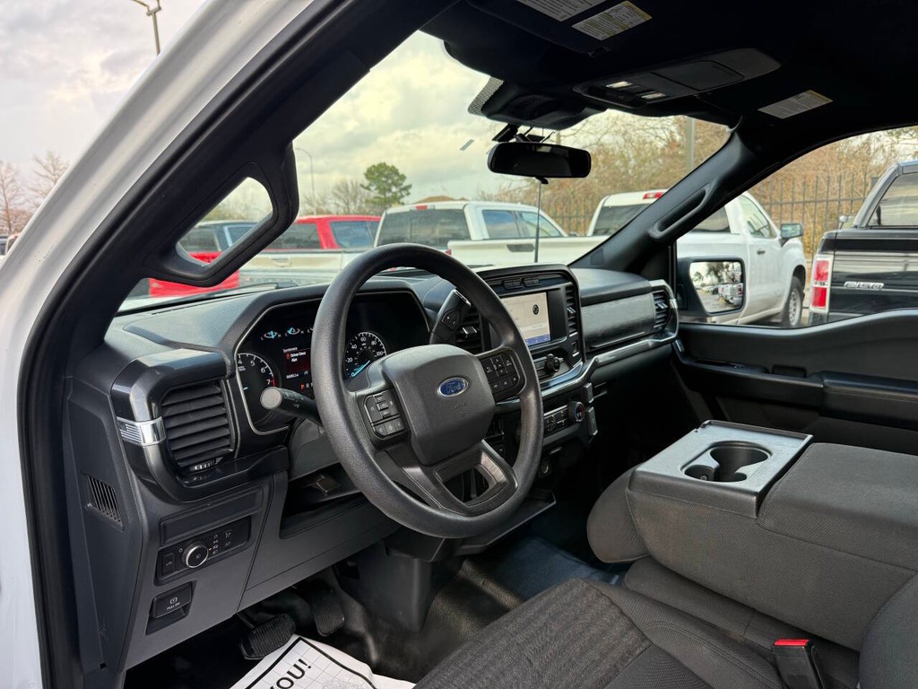 Ford F-150 Vehicle Full-screen Gallery Image 06