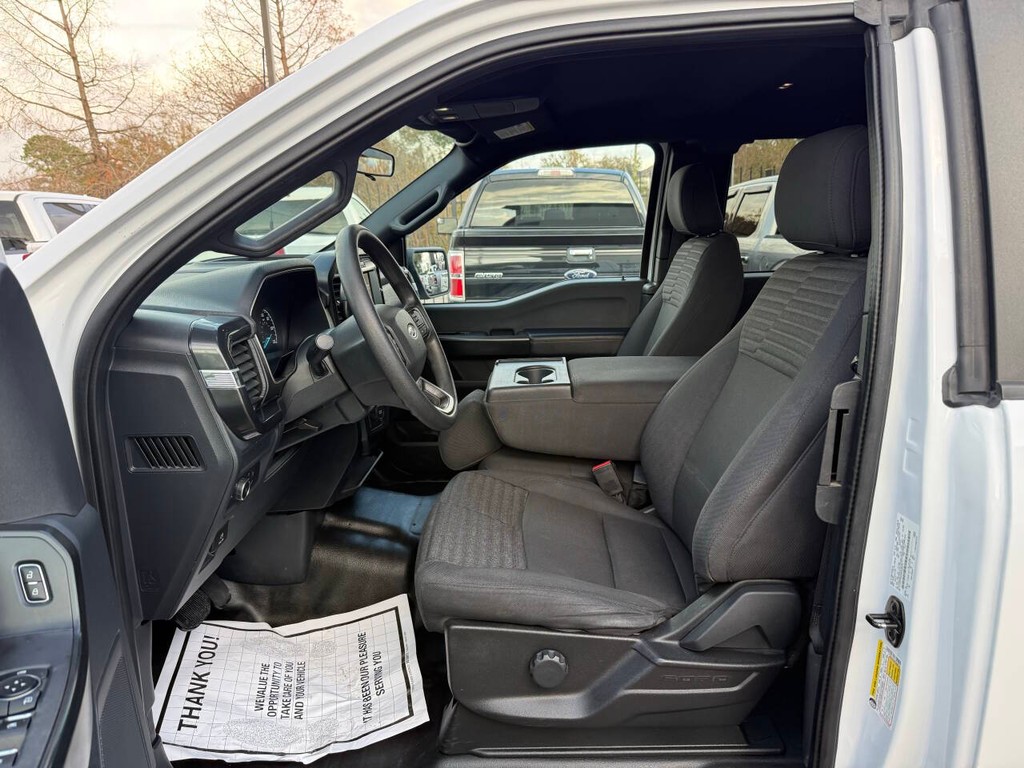 Ford F-150 Vehicle Full-screen Gallery Image 07