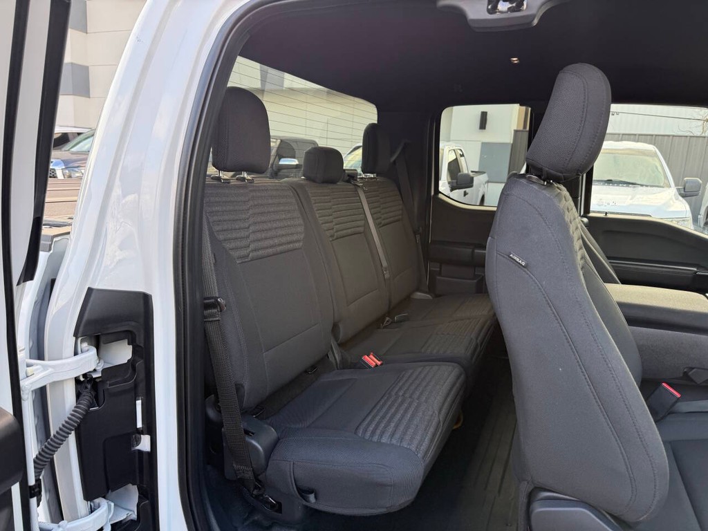 Ford F-150 Vehicle Full-screen Gallery Image 14