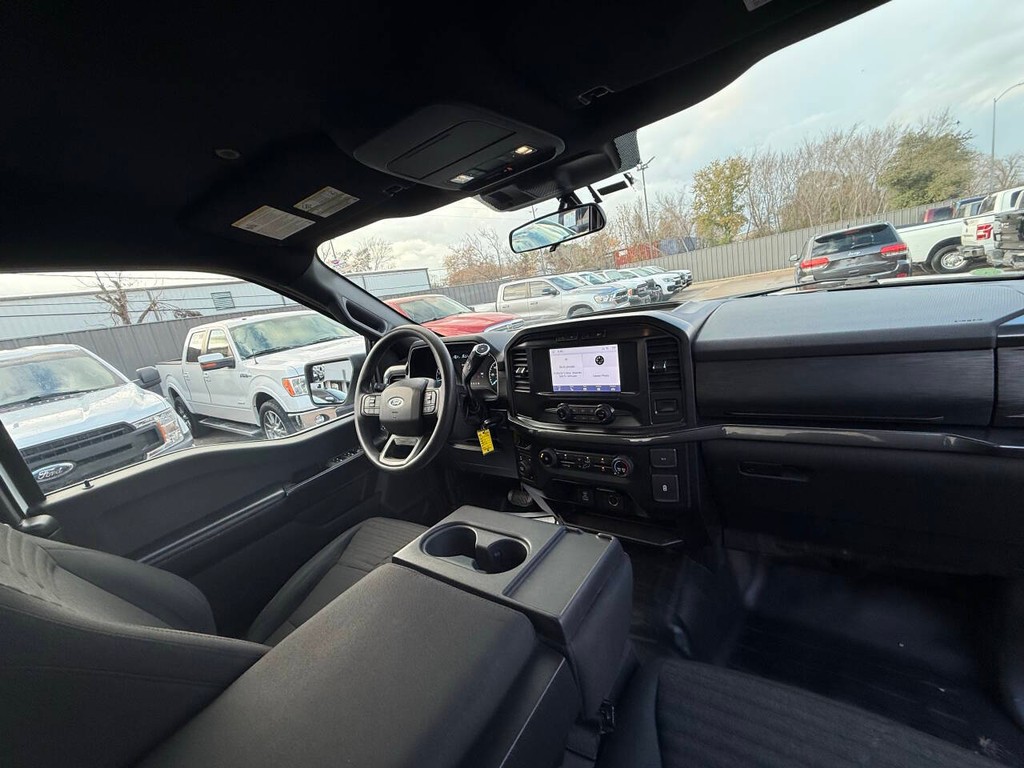Ford F-150 Vehicle Full-screen Gallery Image 17