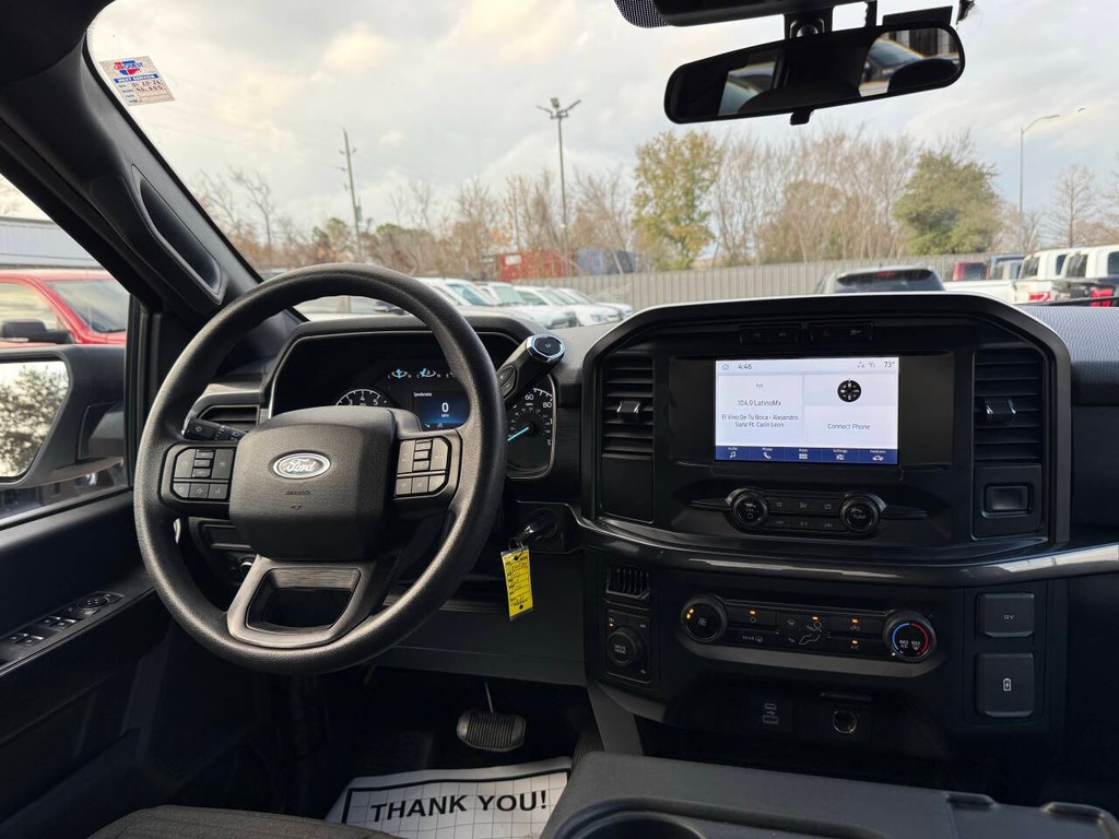 Ford F-150 Vehicle Full-screen Gallery Image 18