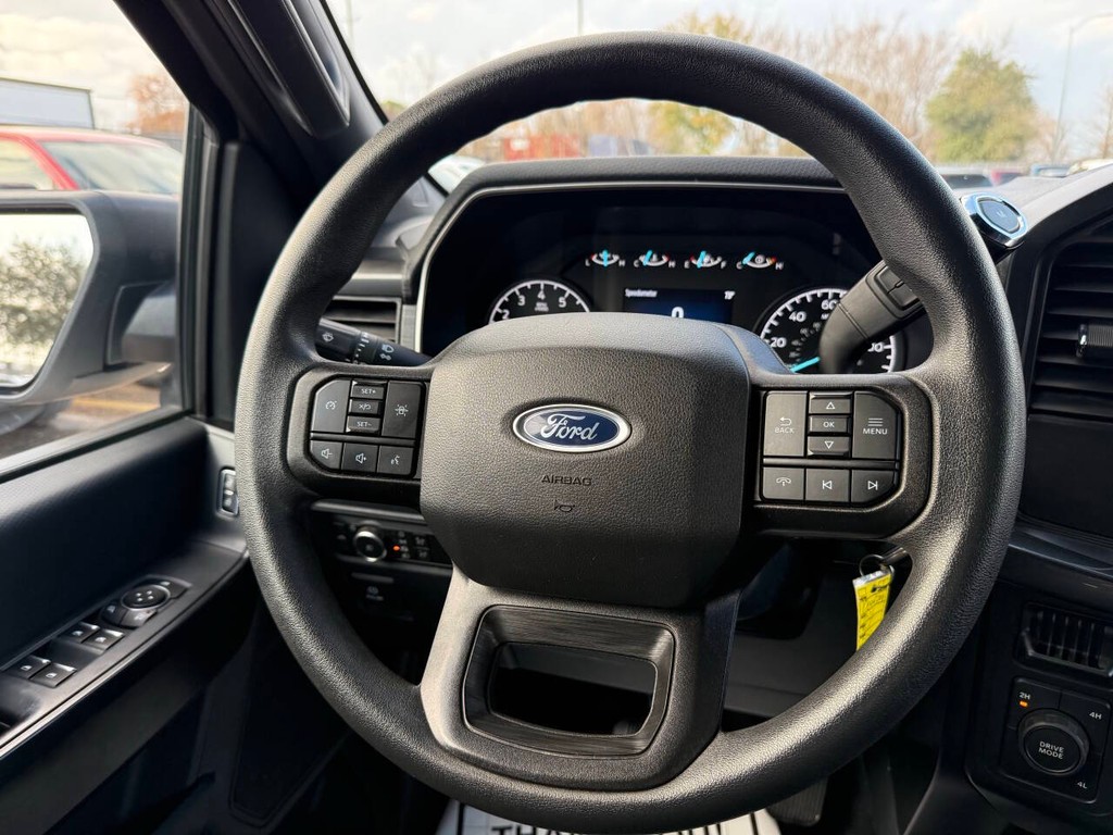 Ford F-150 Vehicle Full-screen Gallery Image 20