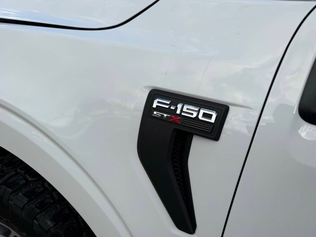 Ford F-150 Vehicle Full-screen Gallery Image 34