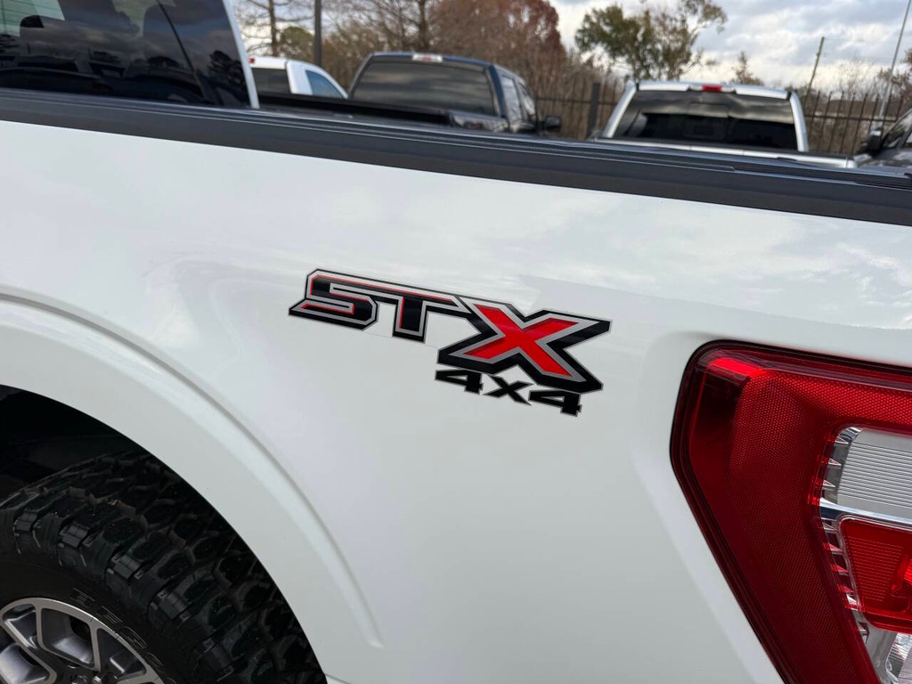 Ford F-150 Vehicle Full-screen Gallery Image 35