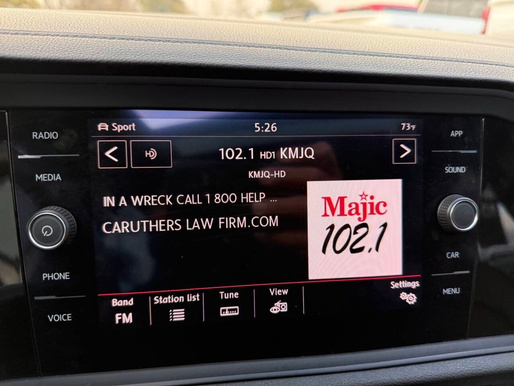 Volkswagen Jetta GLI Vehicle Full-screen Gallery Image 25