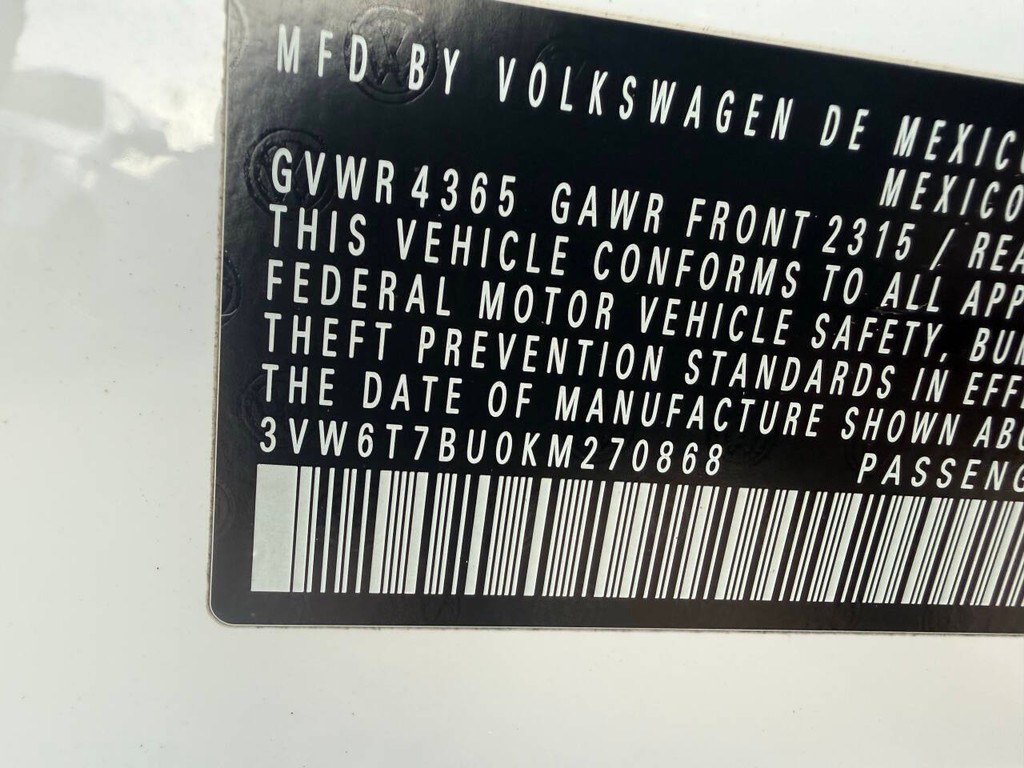 Volkswagen Jetta GLI Vehicle Full-screen Gallery Image 33