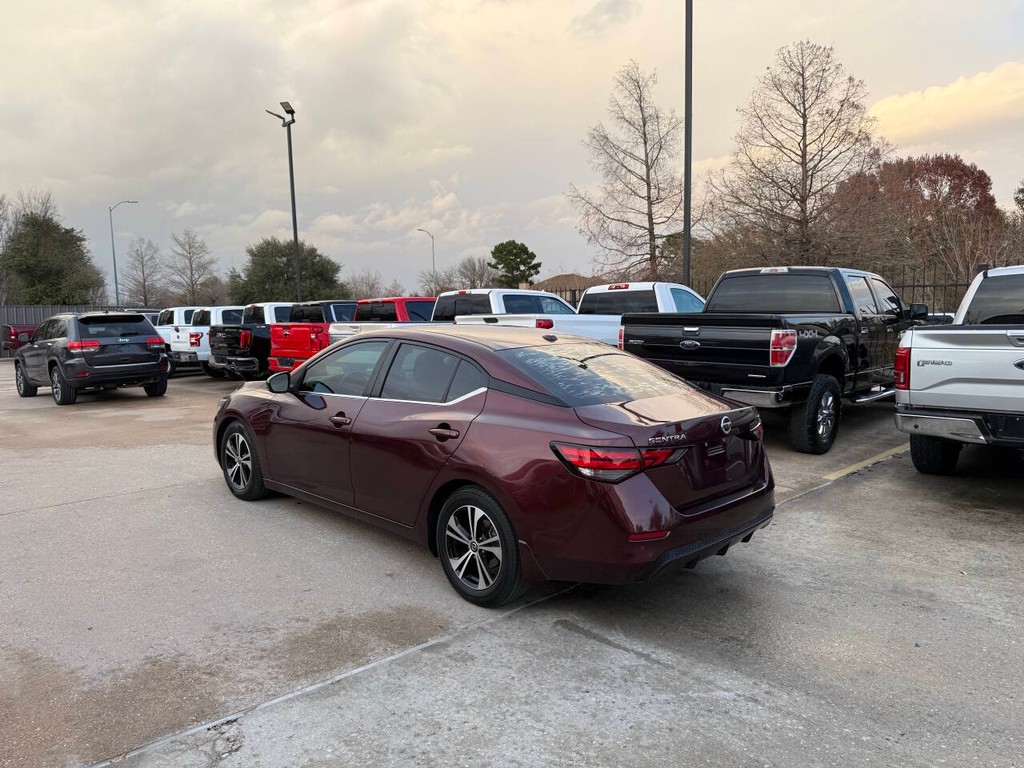 Nissan Sentra Vehicle Full-screen Gallery Image 04