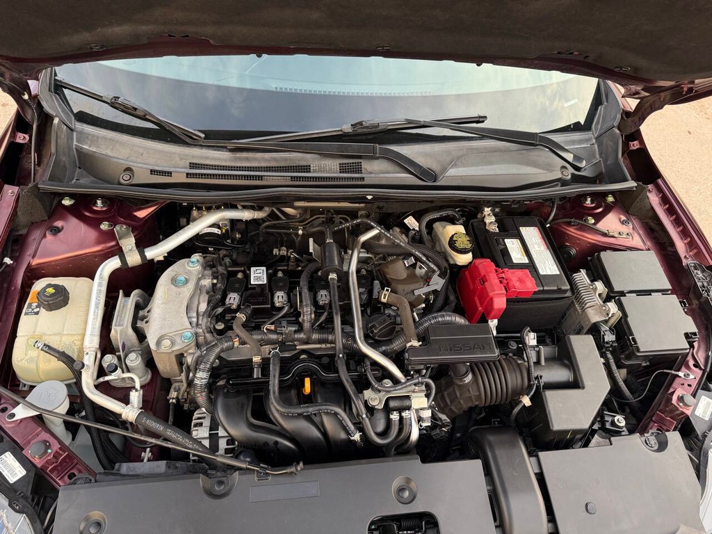 Nissan Sentra Vehicle Full-screen Gallery Image 33