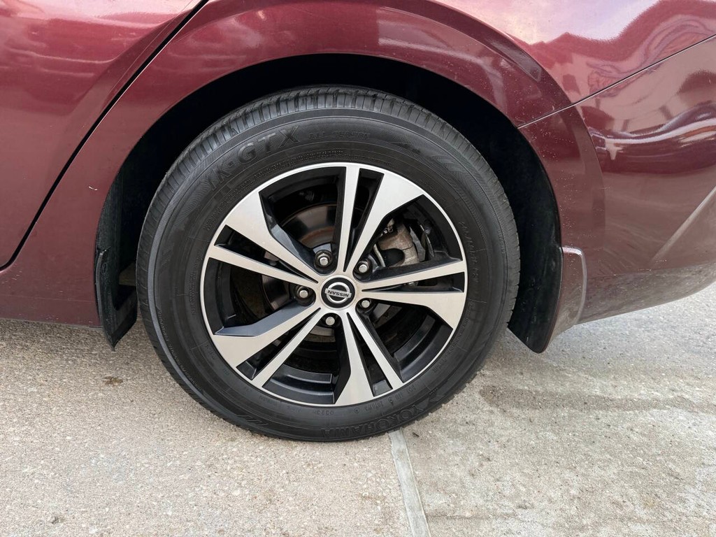 Nissan Sentra Vehicle Full-screen Gallery Image 34