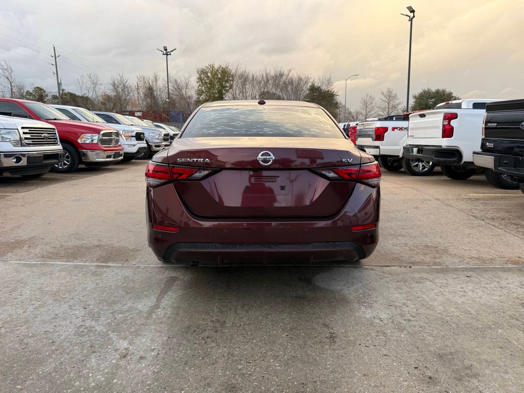 Nissan Sentra Vehicle Full-screen Gallery Image 36