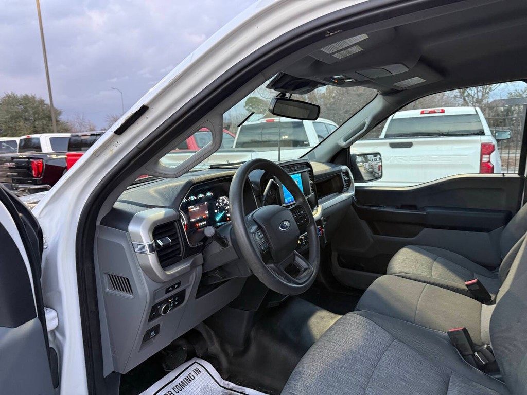 Ford F-150 Vehicle Full-screen Gallery Image 08