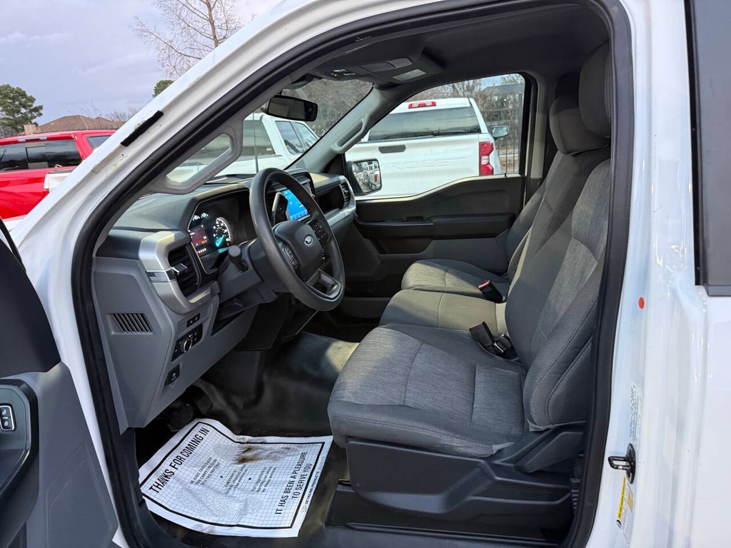 Ford F-150 Vehicle Full-screen Gallery Image 09