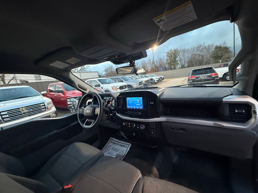 Ford F-150 Vehicle Full-screen Gallery Image 15